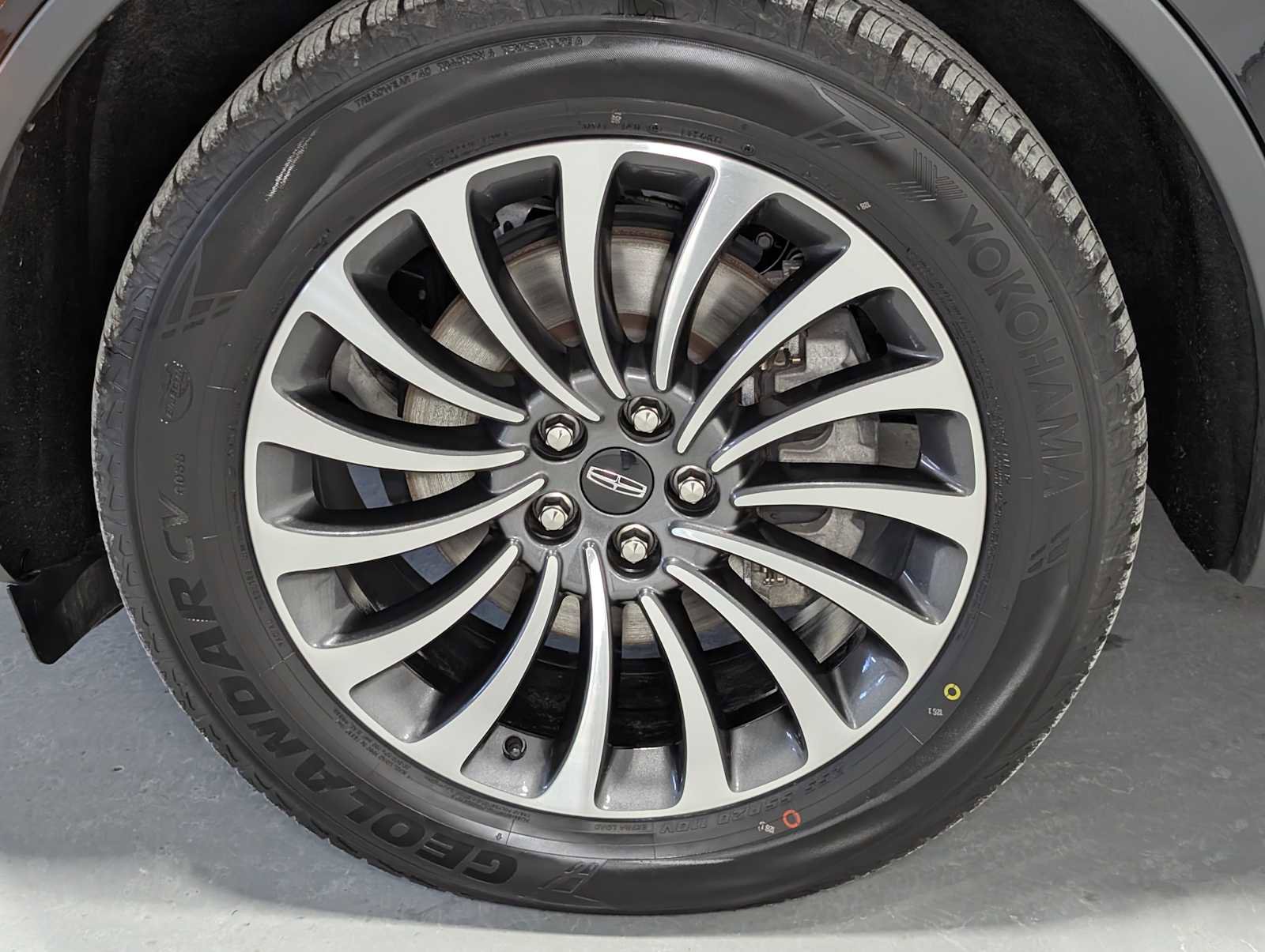 Used 2024 Lincoln Aviator Reserve w/ Elements Package Plus image 3