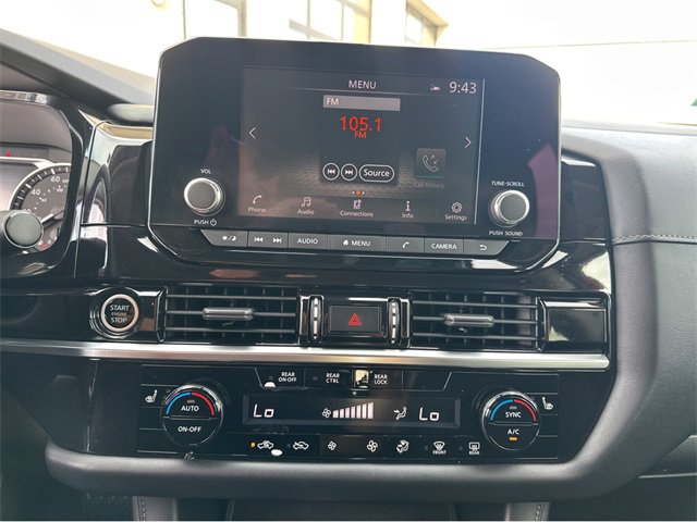 Used 2022 Nissan Pathfinder SV image 9