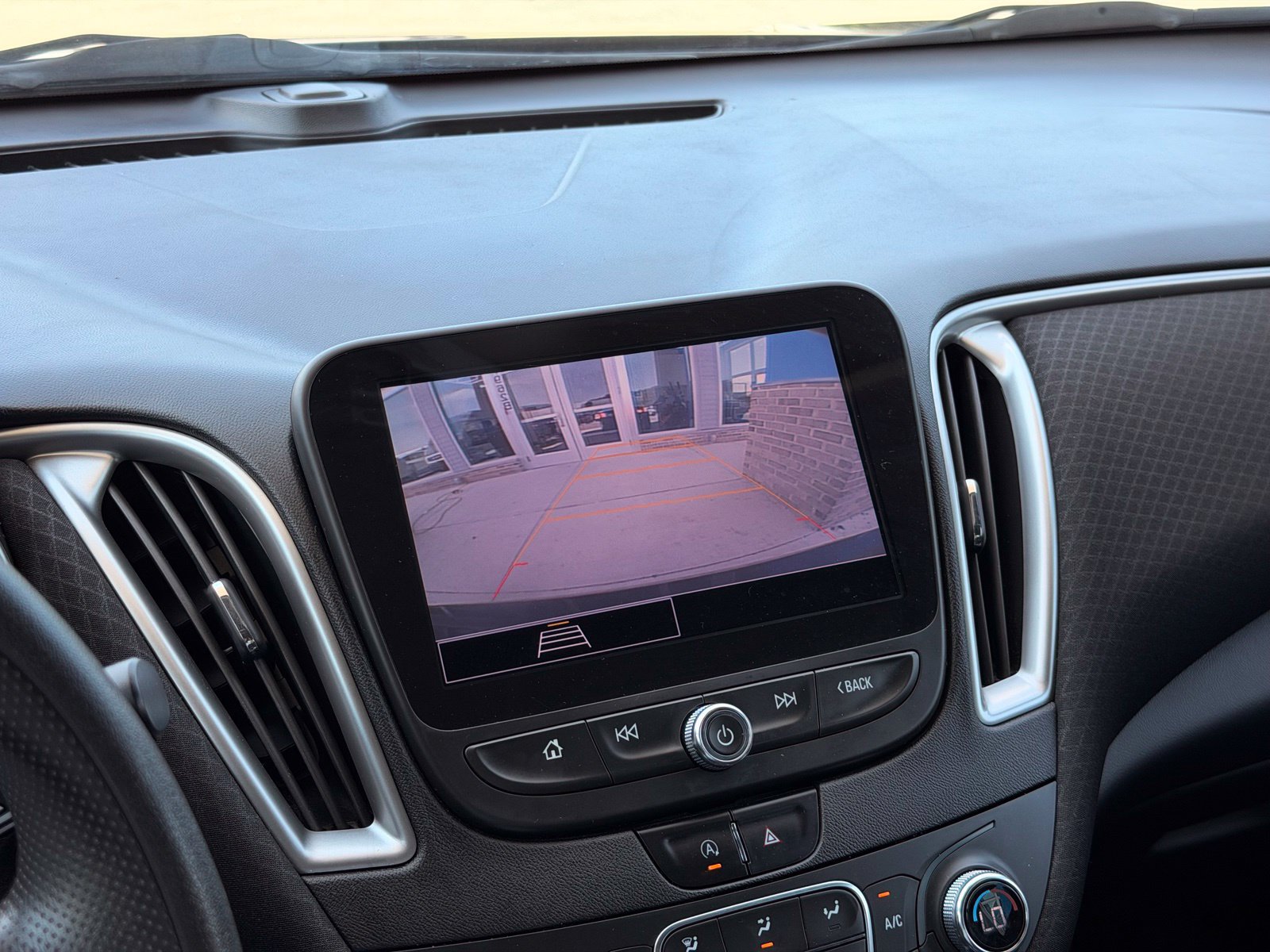 Used 2022 Chevrolet Malibu LT FWD image 32