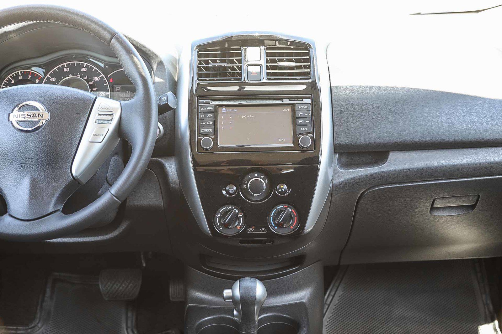 Used 2015 Nissan Versa Note SV image 13