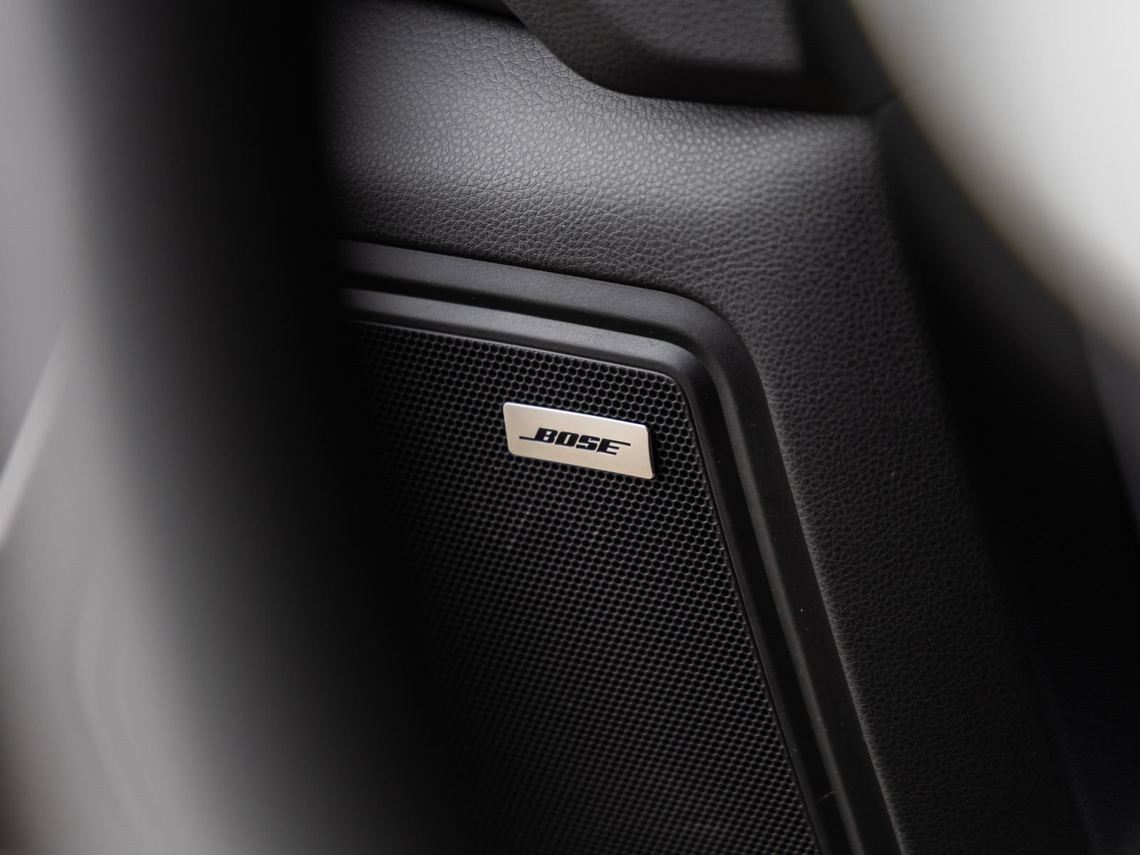 Certified 2026 Porsche Macan AWD/4WD image 24