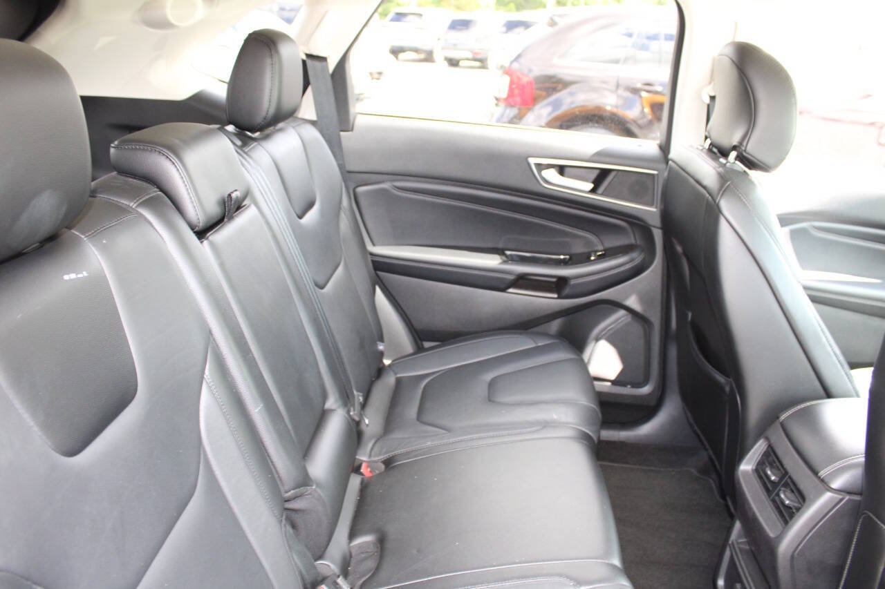 Used 2016 Ford Edge Titanium AWD/4WD image 17