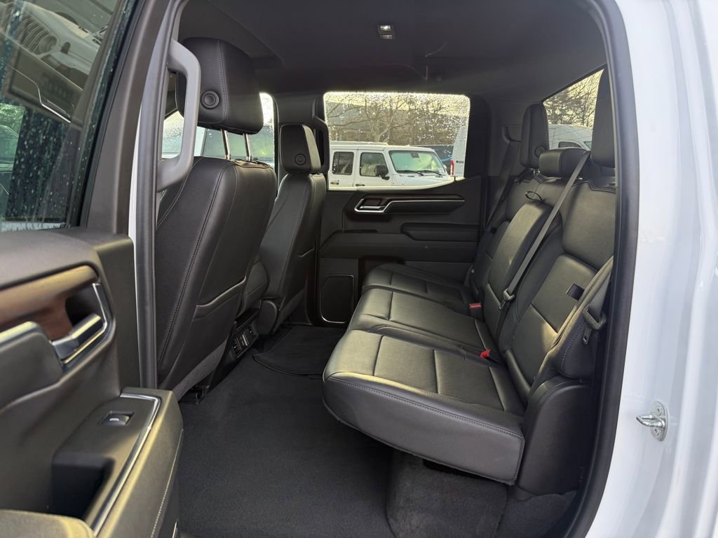 Used 2024 GMC Sierra 1500 SLT image 16