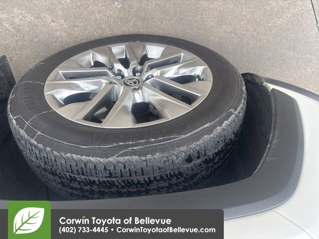 Used 2021 Toyota RAV4 Limited image 18