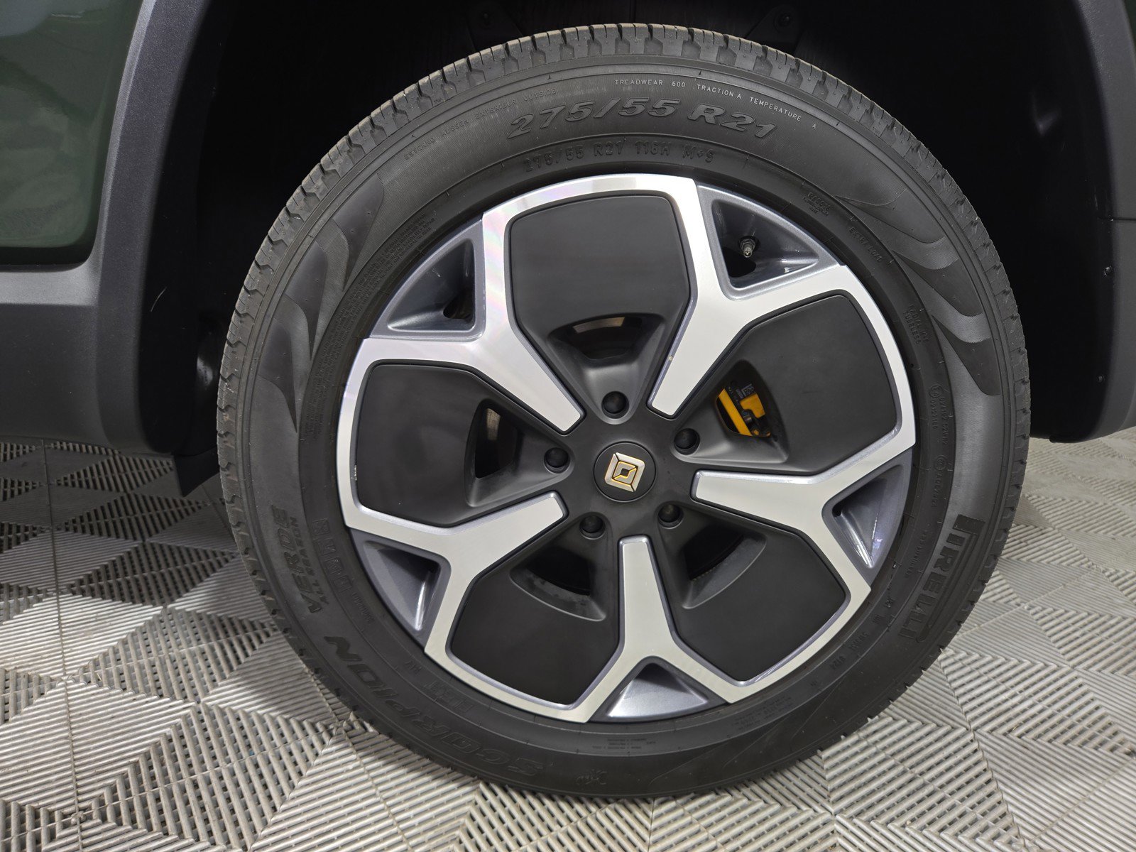 Used 2024 Rivian R1S Adventure AWD/4WD image 10