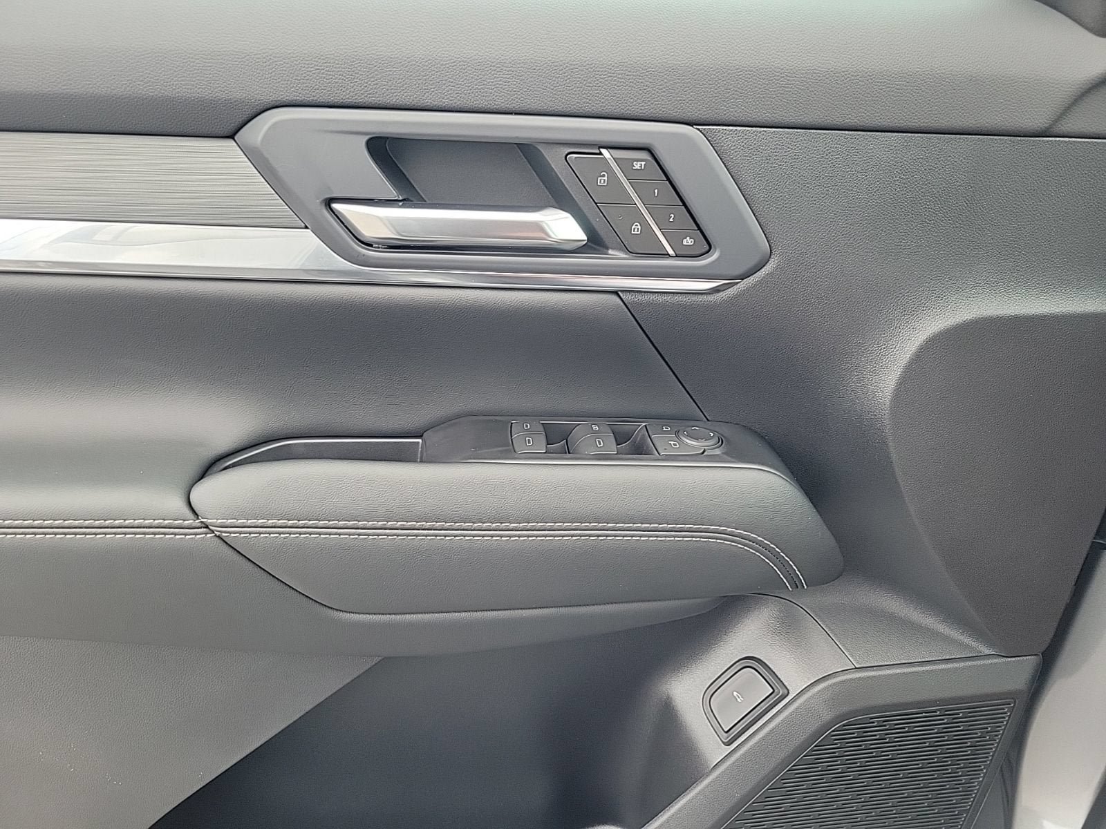 New 2027 GMC Terrain Elevation w/ Elevation Premium Package FWD image 13