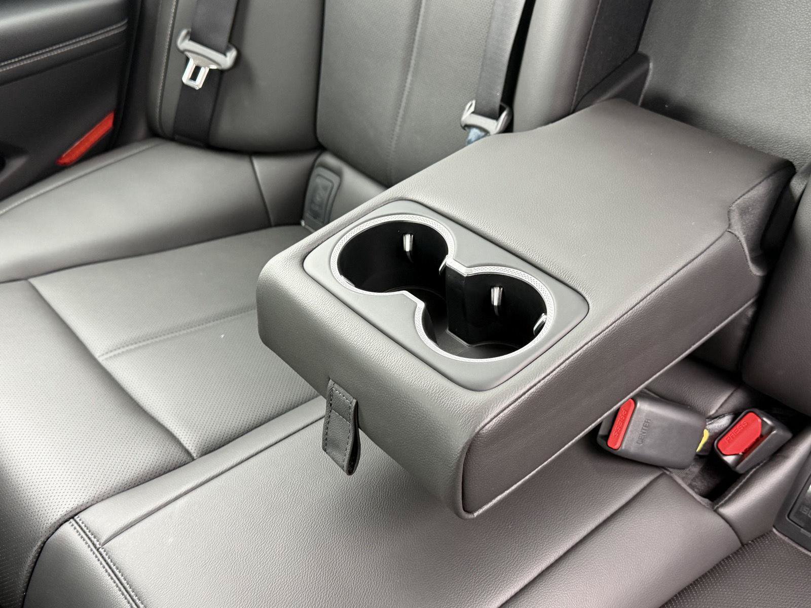 New 2027 Genesis G70 2.5T RWD image 33