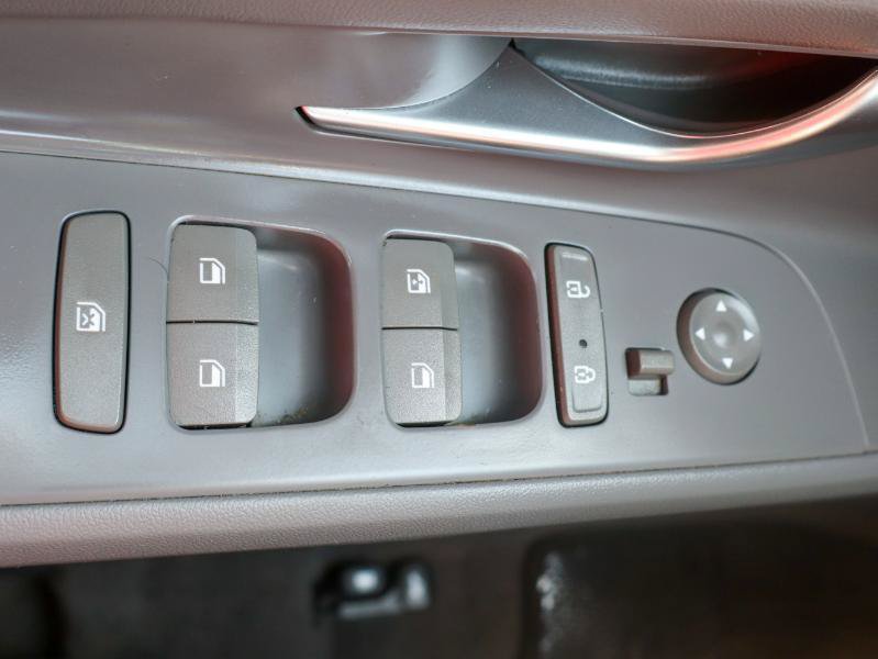 Used 2023 Hyundai Elantra SEL w/ Convenience Package FWD image 22