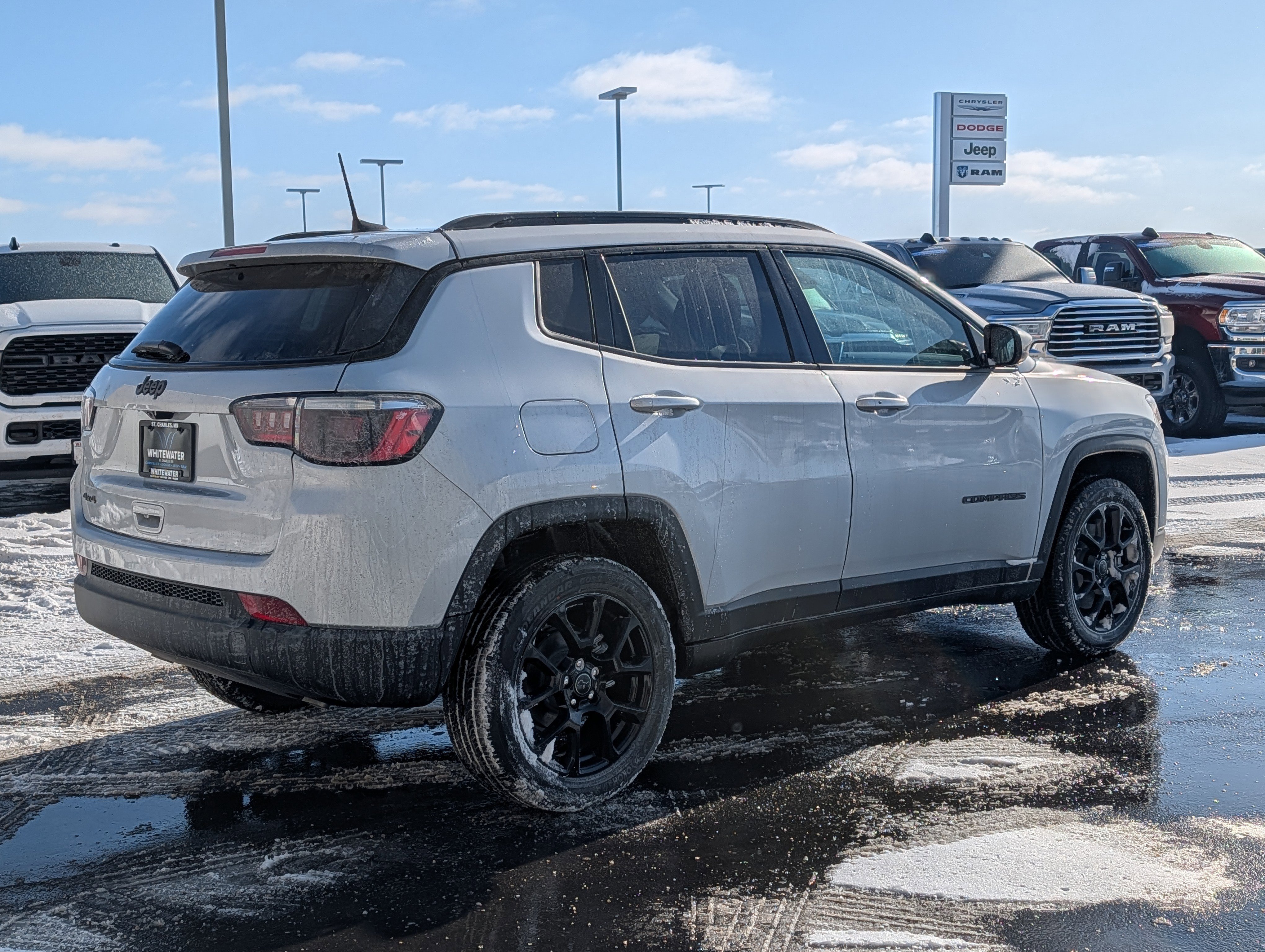 New 2026 Jeep Compass Latitude image 2