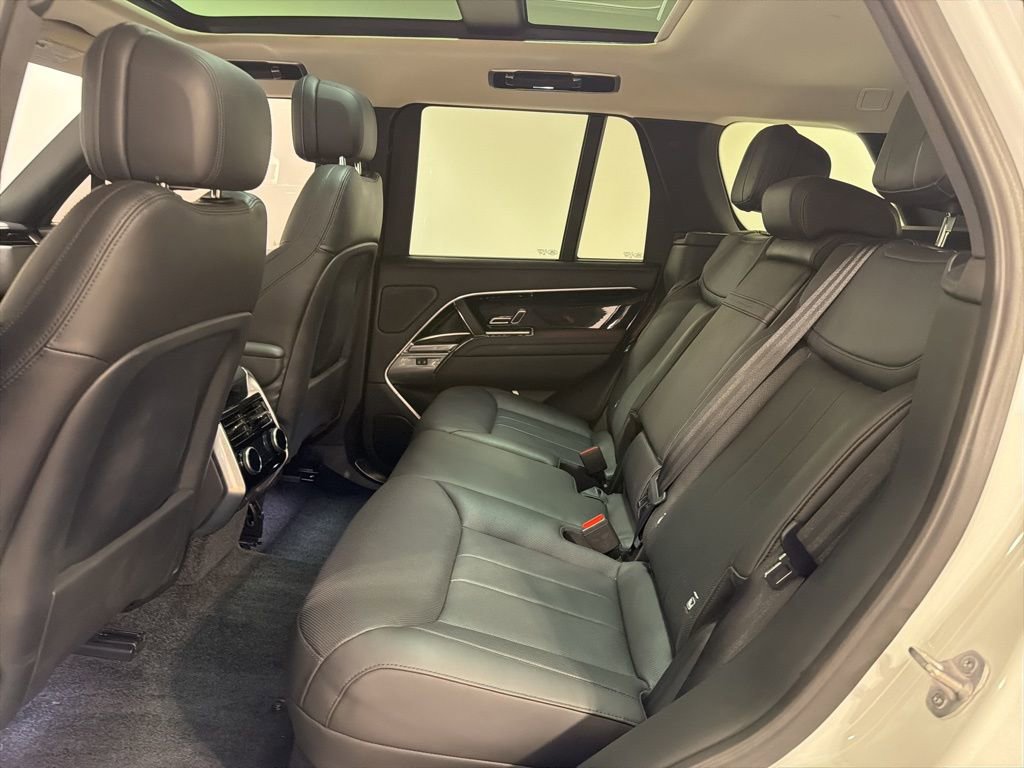 Used 2022 Land Rover Range Rover SE image 22