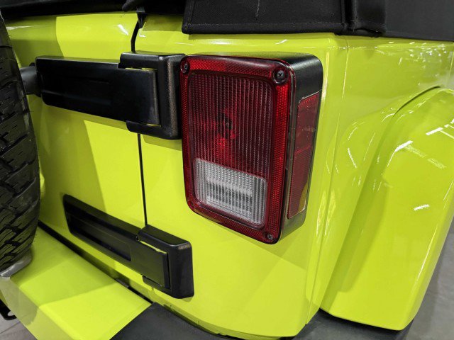 Used 2016 Jeep Wrangler Unlimited Sahara w/ Max Tow Package image 18