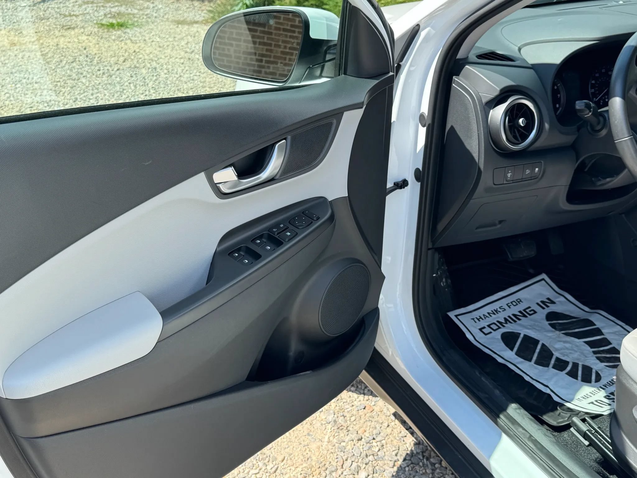 Used 2022 Hyundai Kona SEL w/ Convenience Package FWD image 13