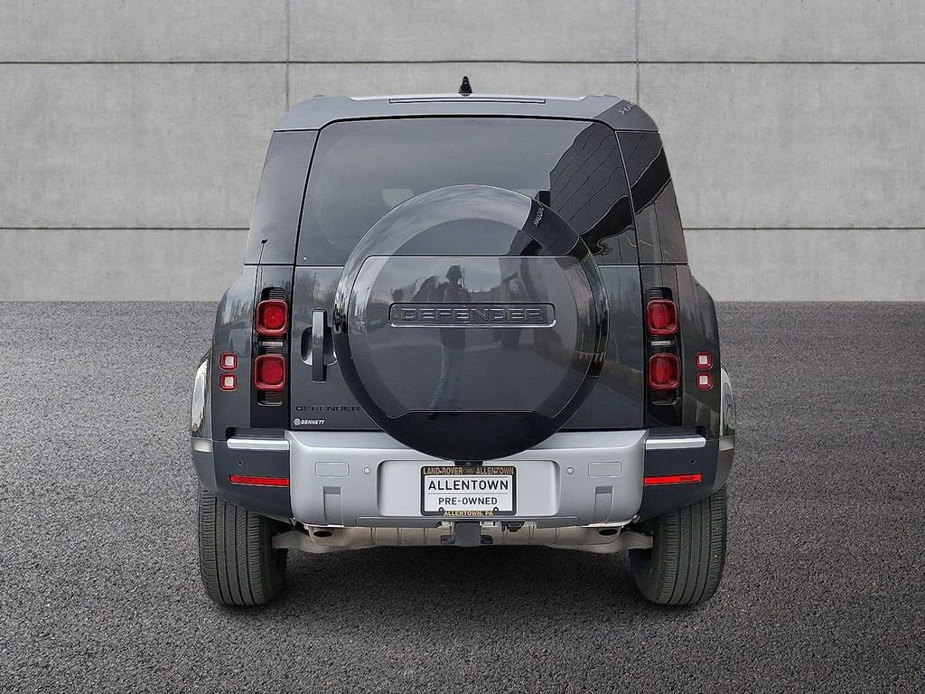 Used 2025 Land Rover Defender 110 S image 5