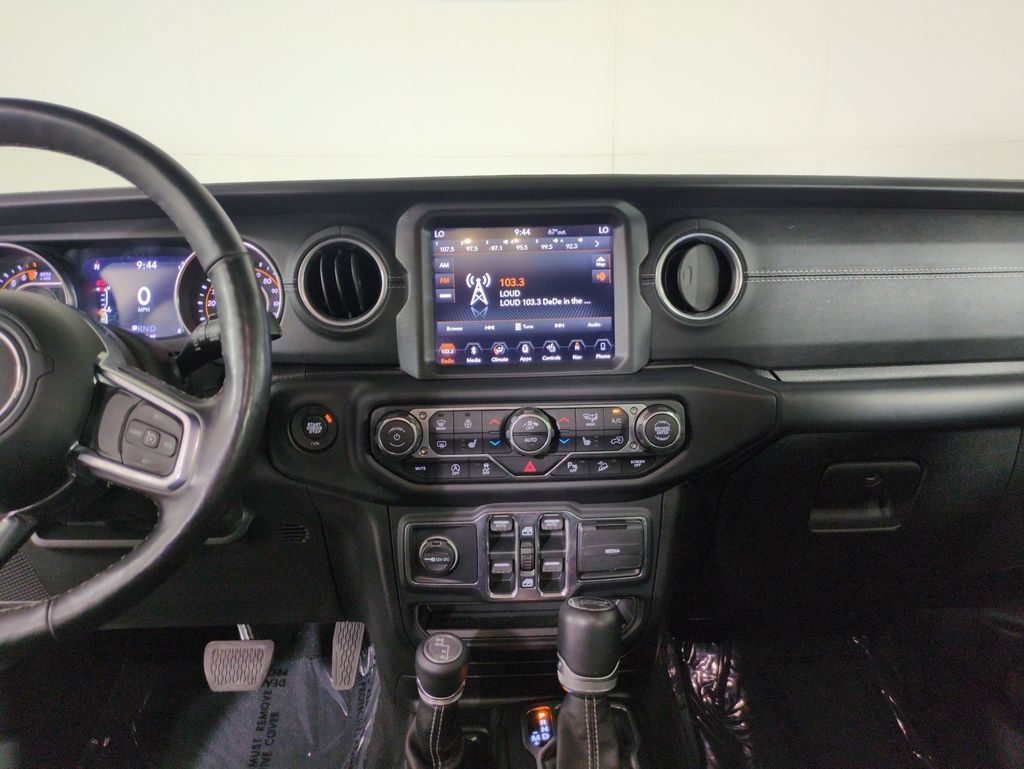 Used 2019 Jeep Wrangler Unlimited Sahara AWD/4WD image 20