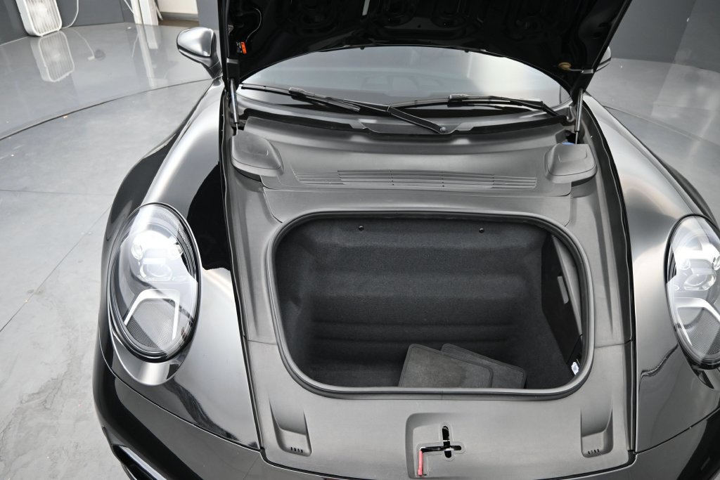 Certified 2020 Porsche 911 Carrera 4S AWD/4WD image 18