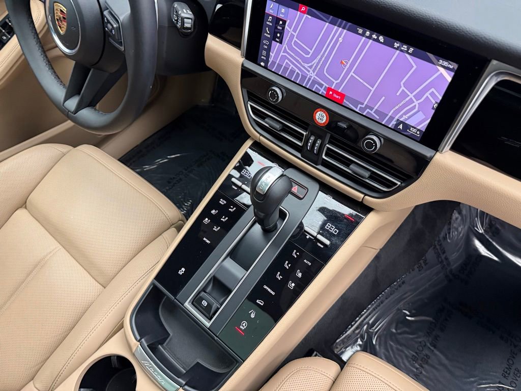 Used 2025 Porsche Macan image 39