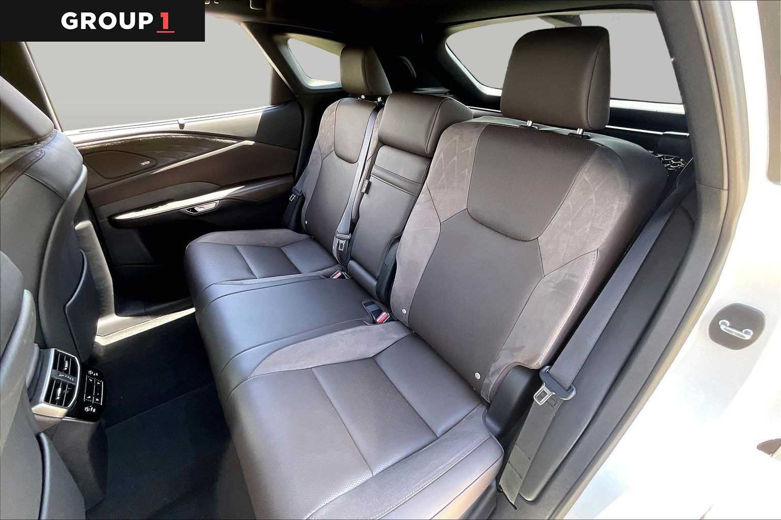 Certified 2025 Lexus RX 350 FWD w/ Convenience Package image 18