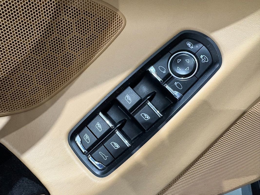 Used 2015 Porsche Panamera GTS w/ Premium Package Plus image 32