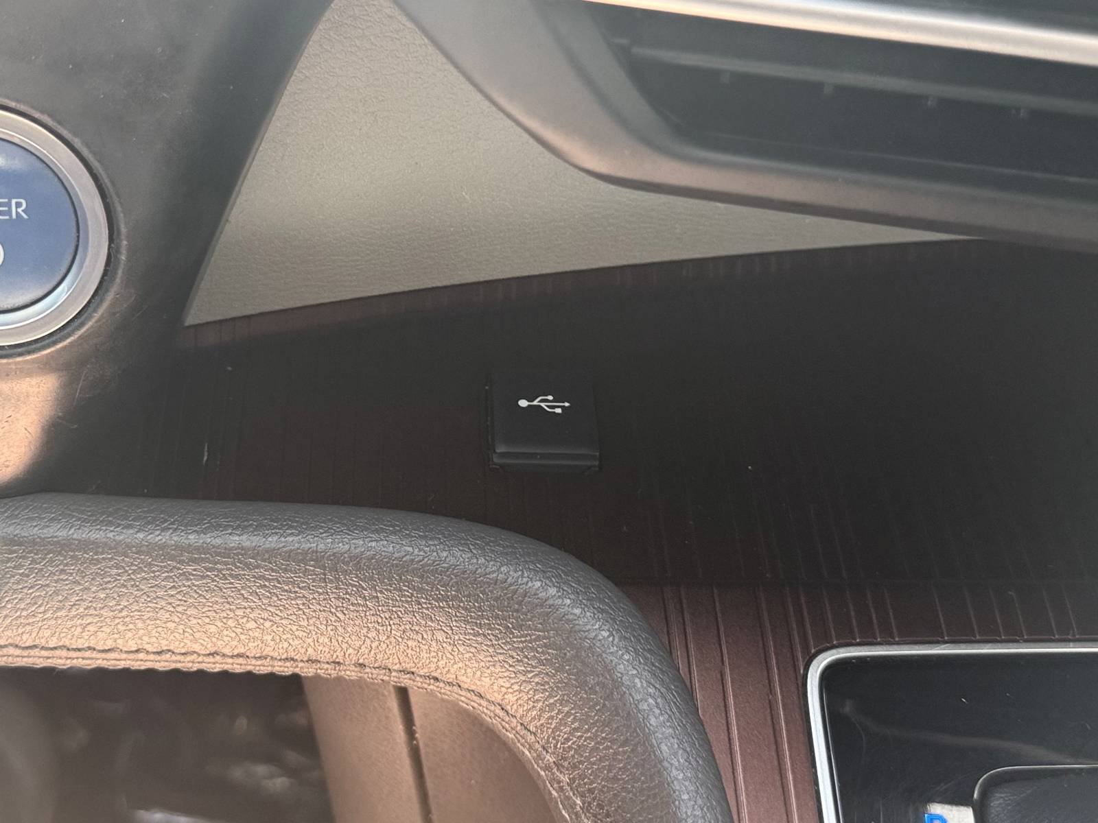 Used 2022 Toyota Sienna XLE FWD image 41