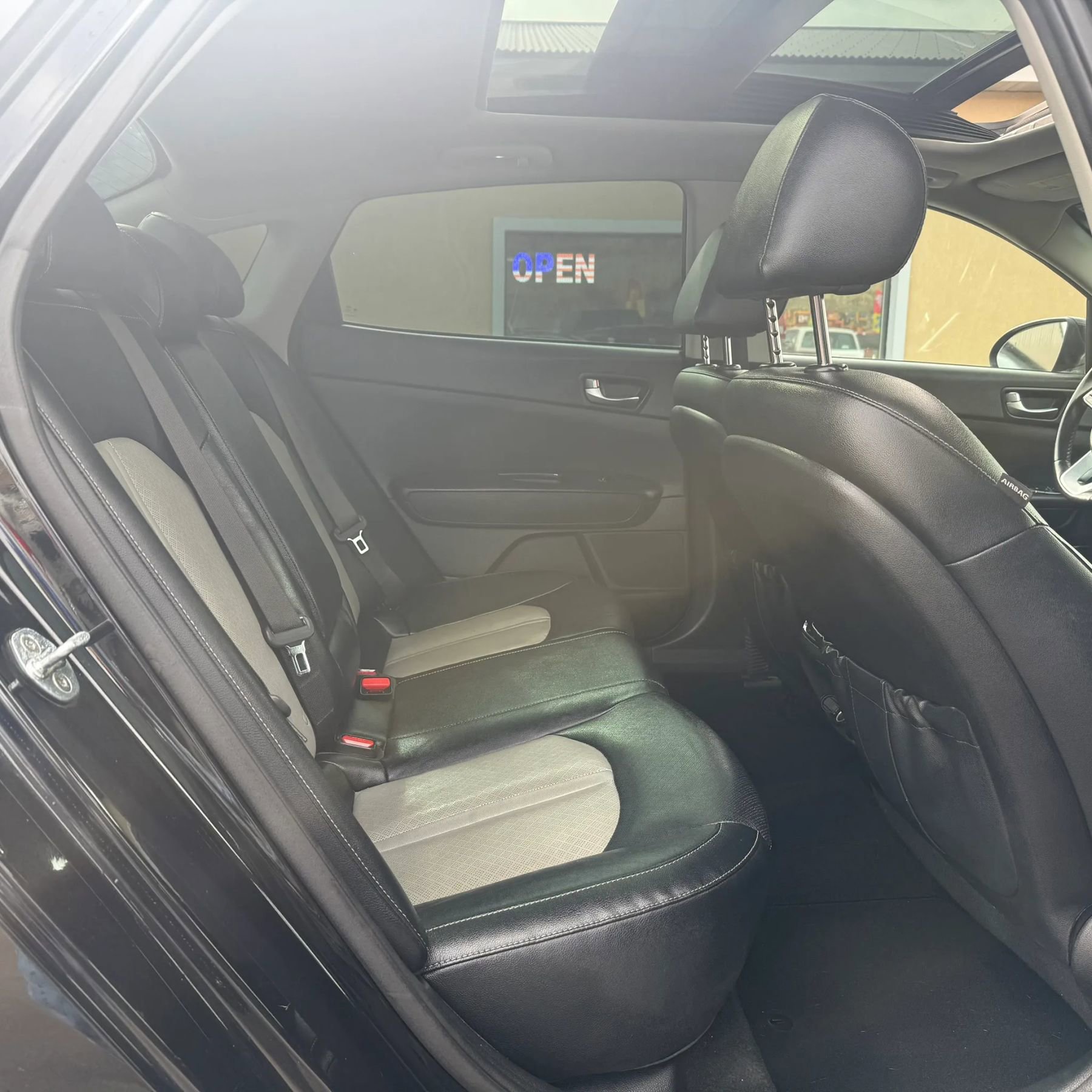 Used 2020 Kia Optima Premium FWD image 14