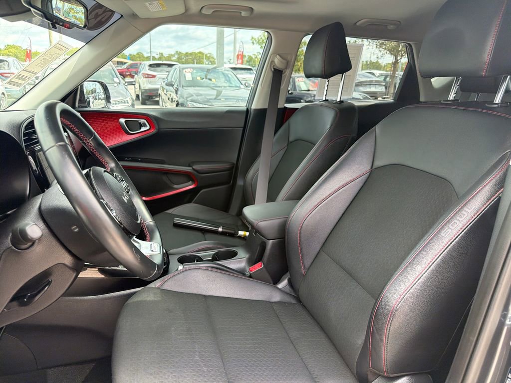Used 2023 Kia Soul GT-Line FWD image 16