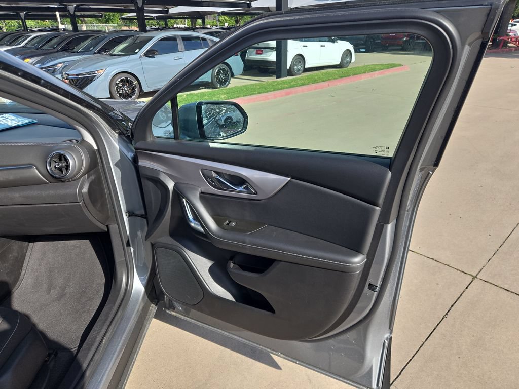 Used 2025 Chevrolet Blazer LT AWD/4WD image 21