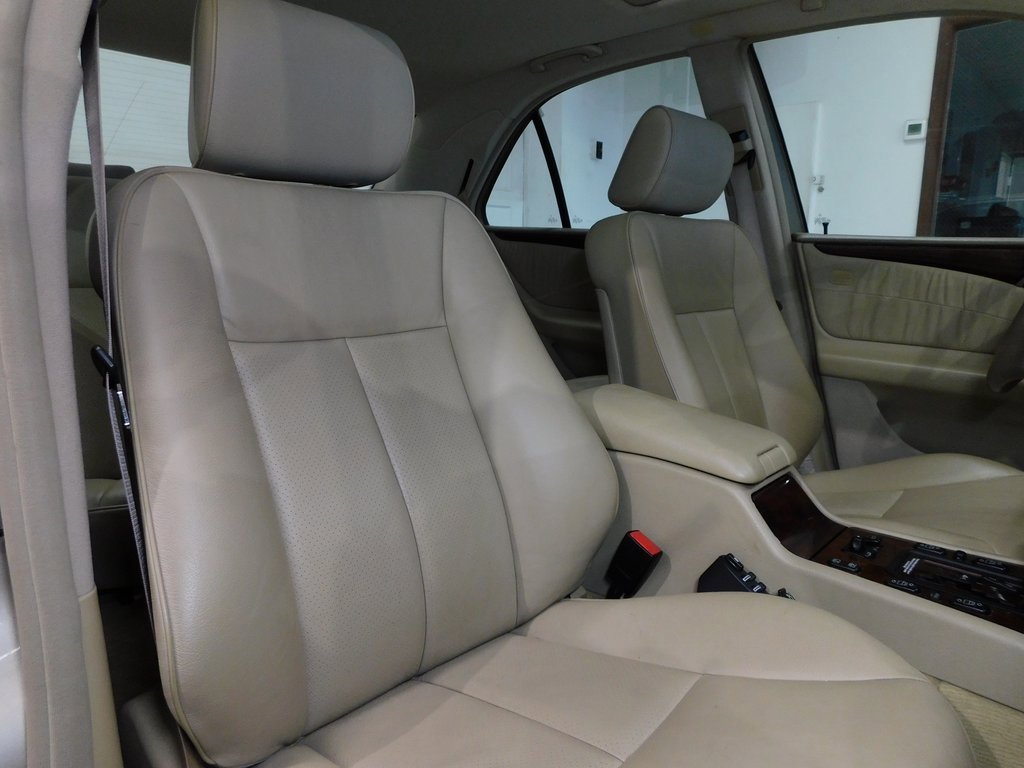 Used 1999 Mercedes-Benz E 320 4MATIC Sedan image 57