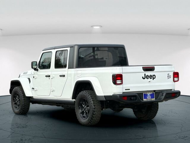 Used 2023 Jeep Gladiator Sport image 4