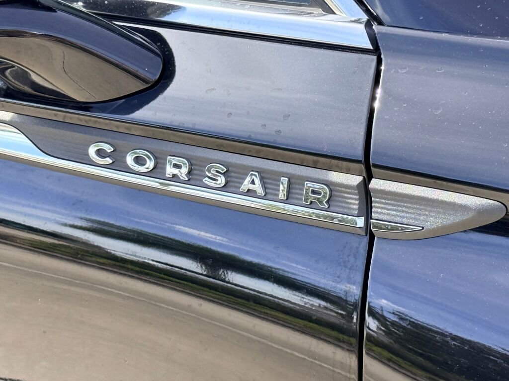 Used 2021 Lincoln Corsair Standard w/ Premium Package image 14