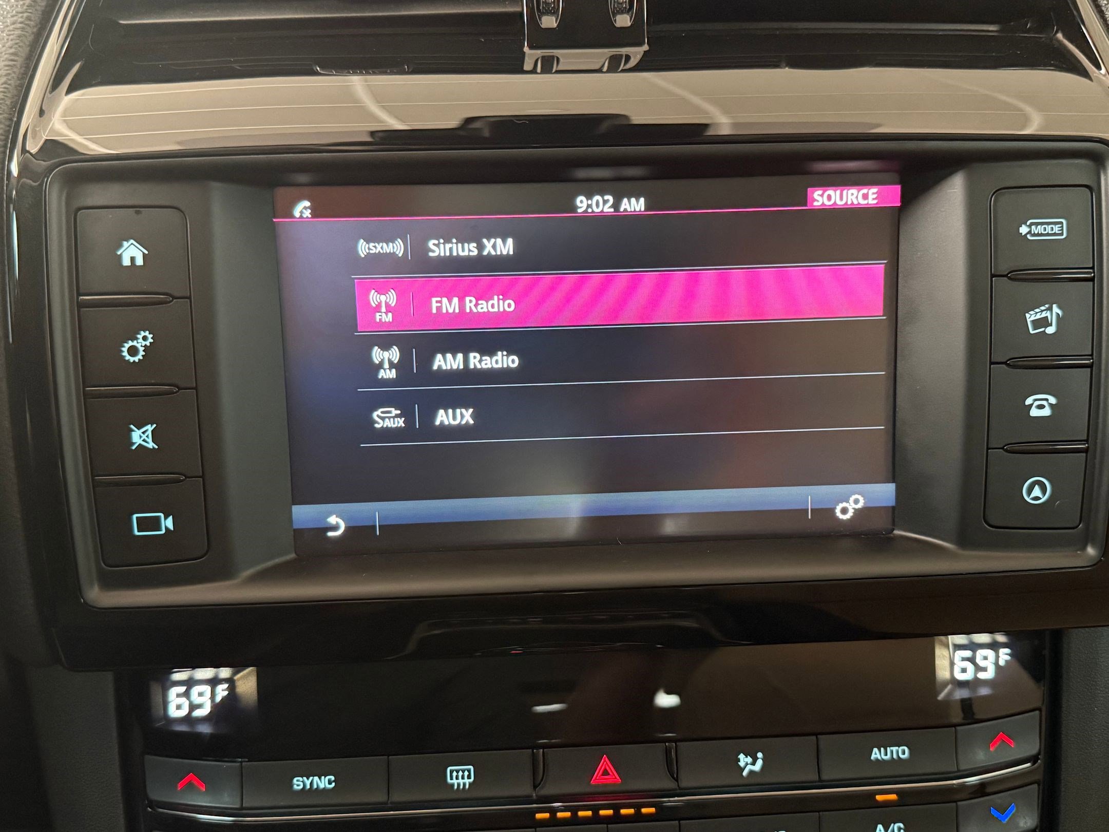 Used 2018 Jaguar F-PACE Premium AWD/4WD image 33