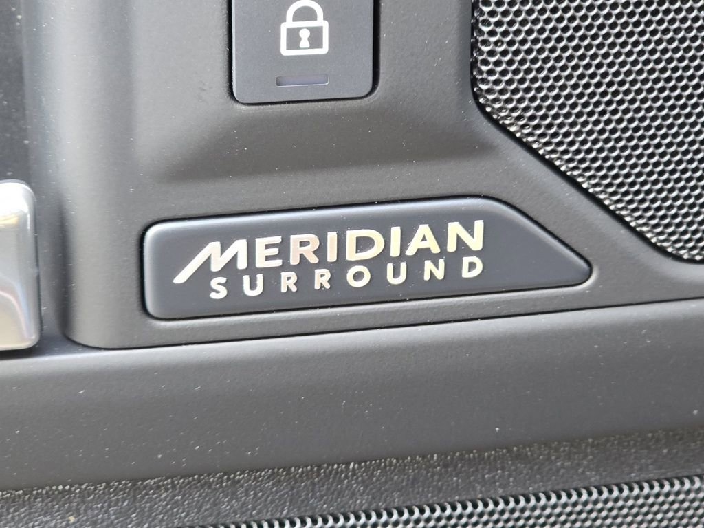 New 2026 Land Rover Defender 130 X-Dynamic SE AWD/4WD image 8
