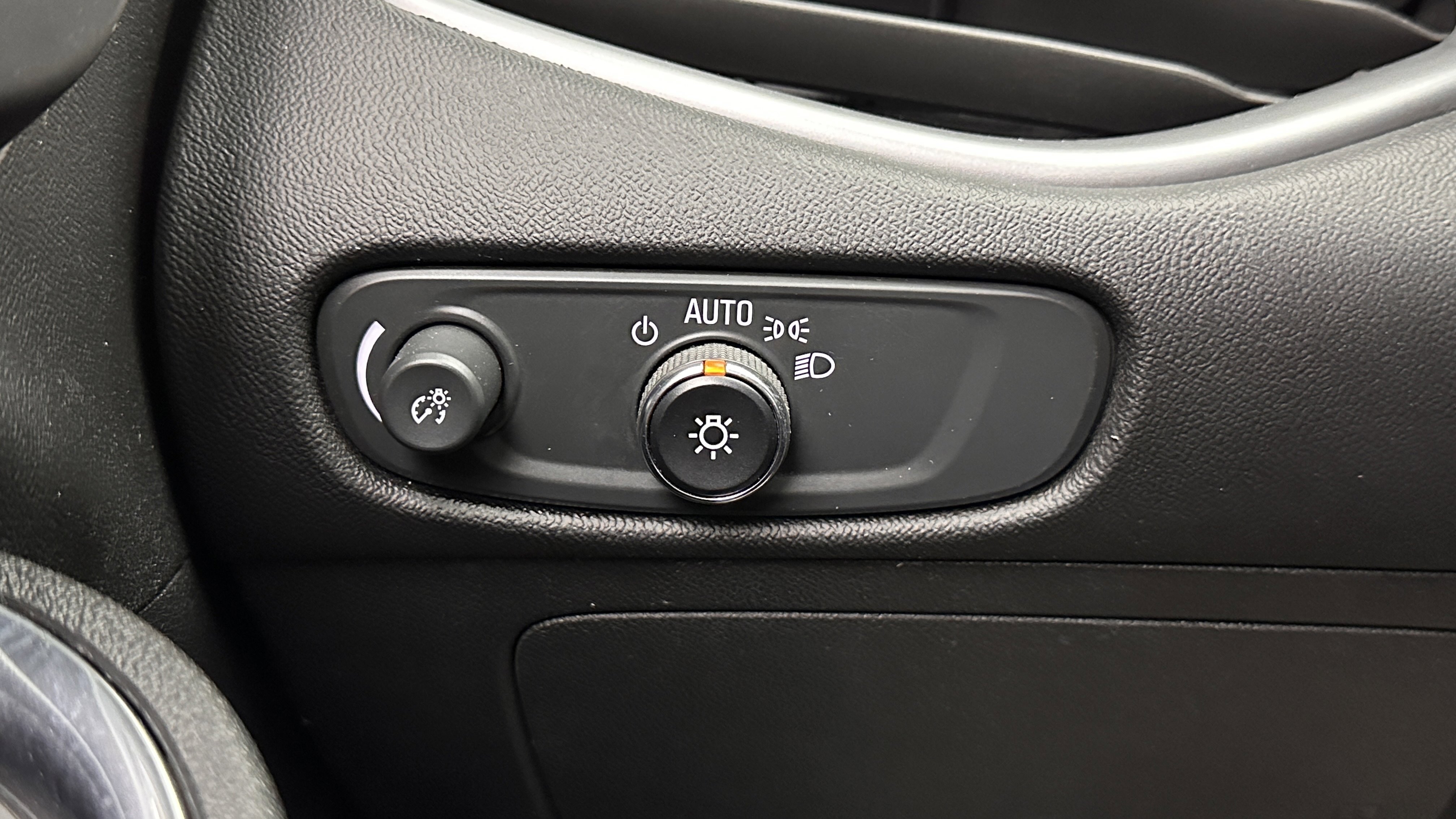 Used 2024 Chevrolet Malibu LT FWD image 23