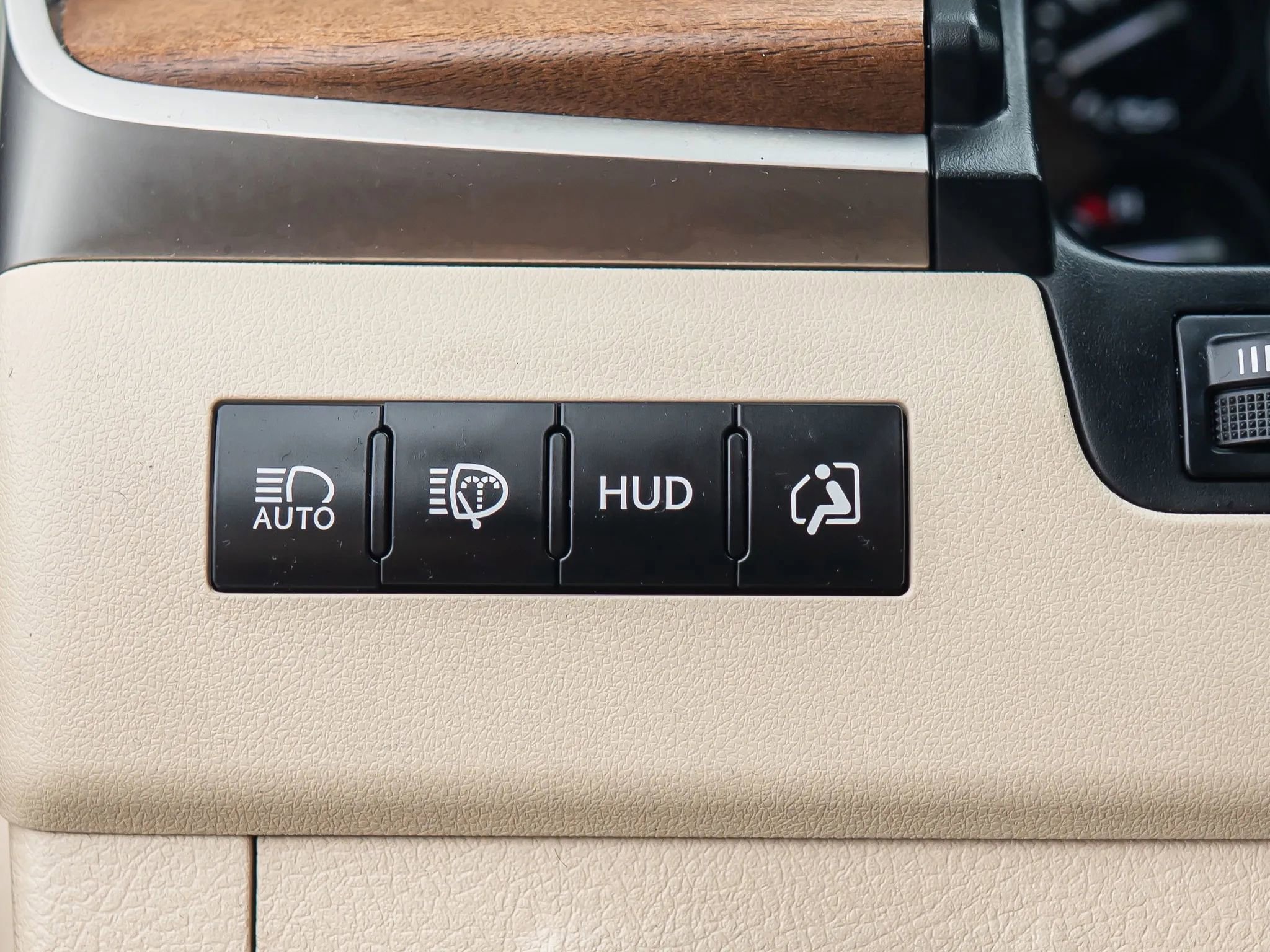 Used 2017 Lexus LX 570 4WD w/ Luxury Package image 48