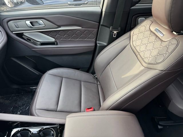 Certified 2025 Ford Explorer Platinum w/ Ultimate Package image 22