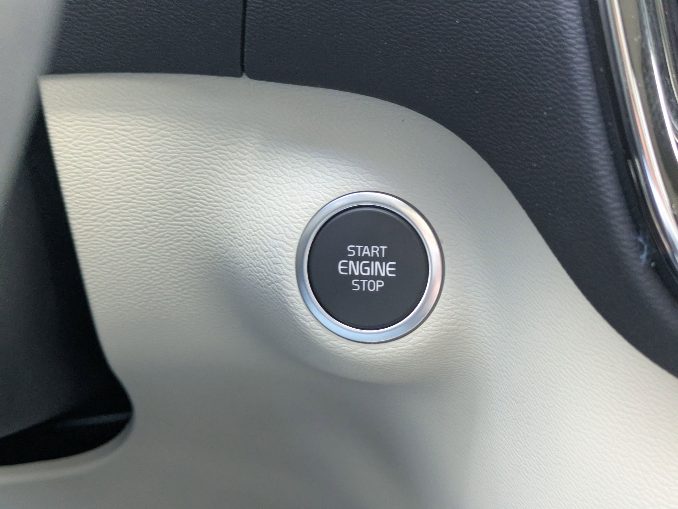 New 2026 Volvo XC40 B5 Plus w/ Protection Package Premier image 18