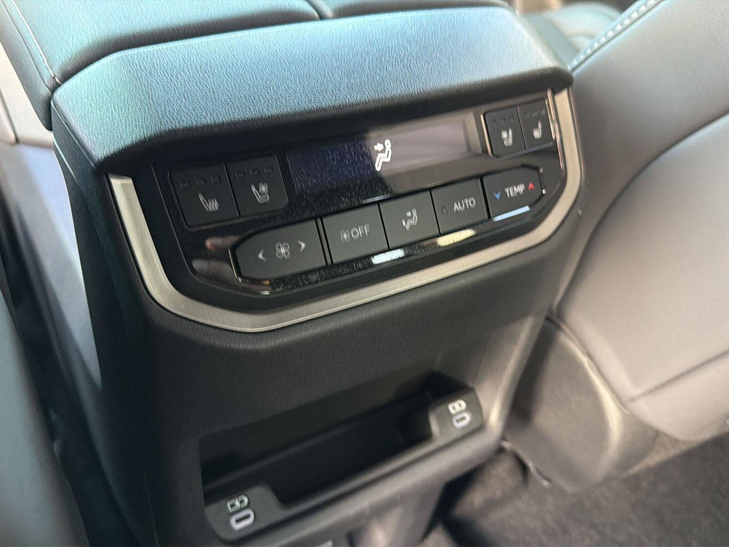 Certified 2025 Lexus TX 500h AWD w/ Technology Package image 12