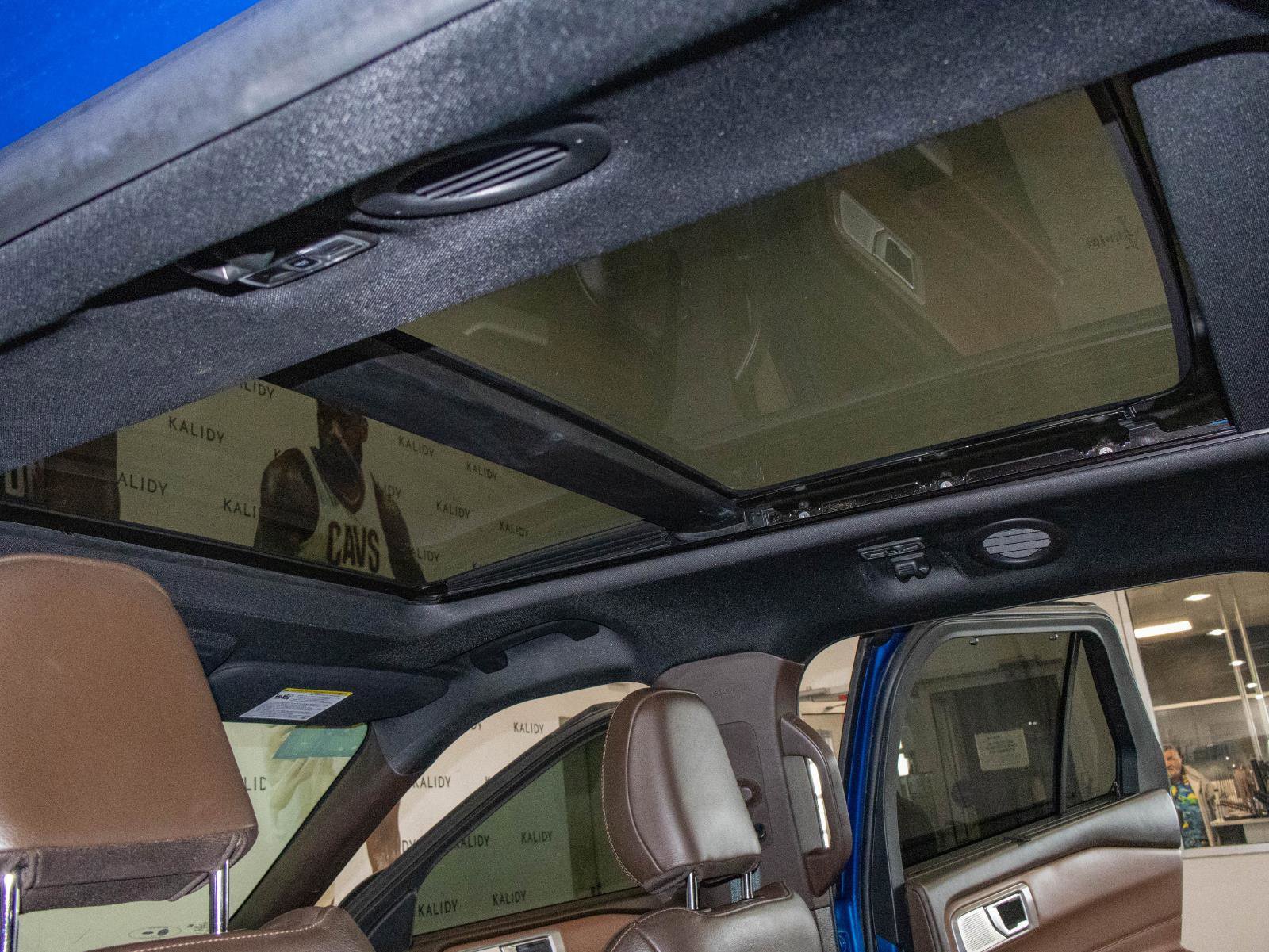 Used 2021 Ford Explorer King Ranch w/ Premium Technology Package image 14