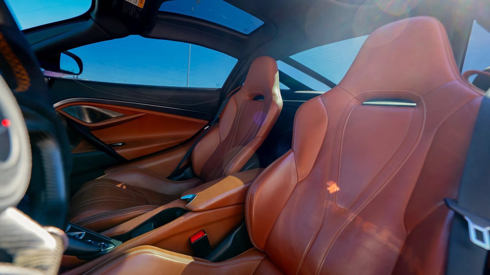Used 2018 McLaren 720S RWD image 15