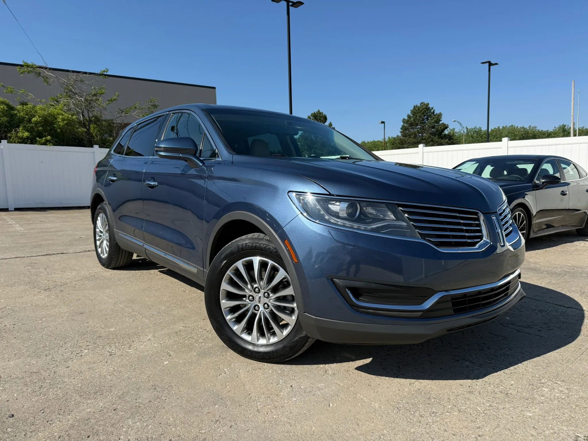 Used 2018 Lincoln MKX Select w/ Select Plus Package