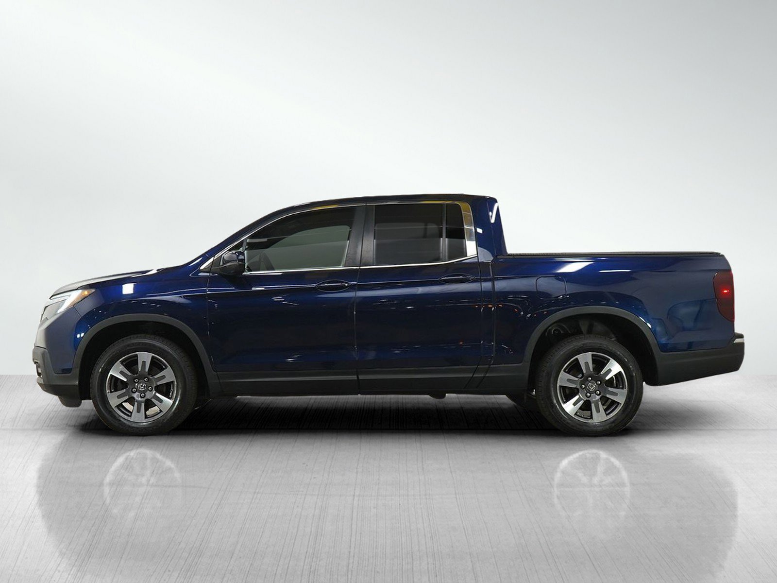 Used 2017 Honda Ridgeline RTL-T image 2