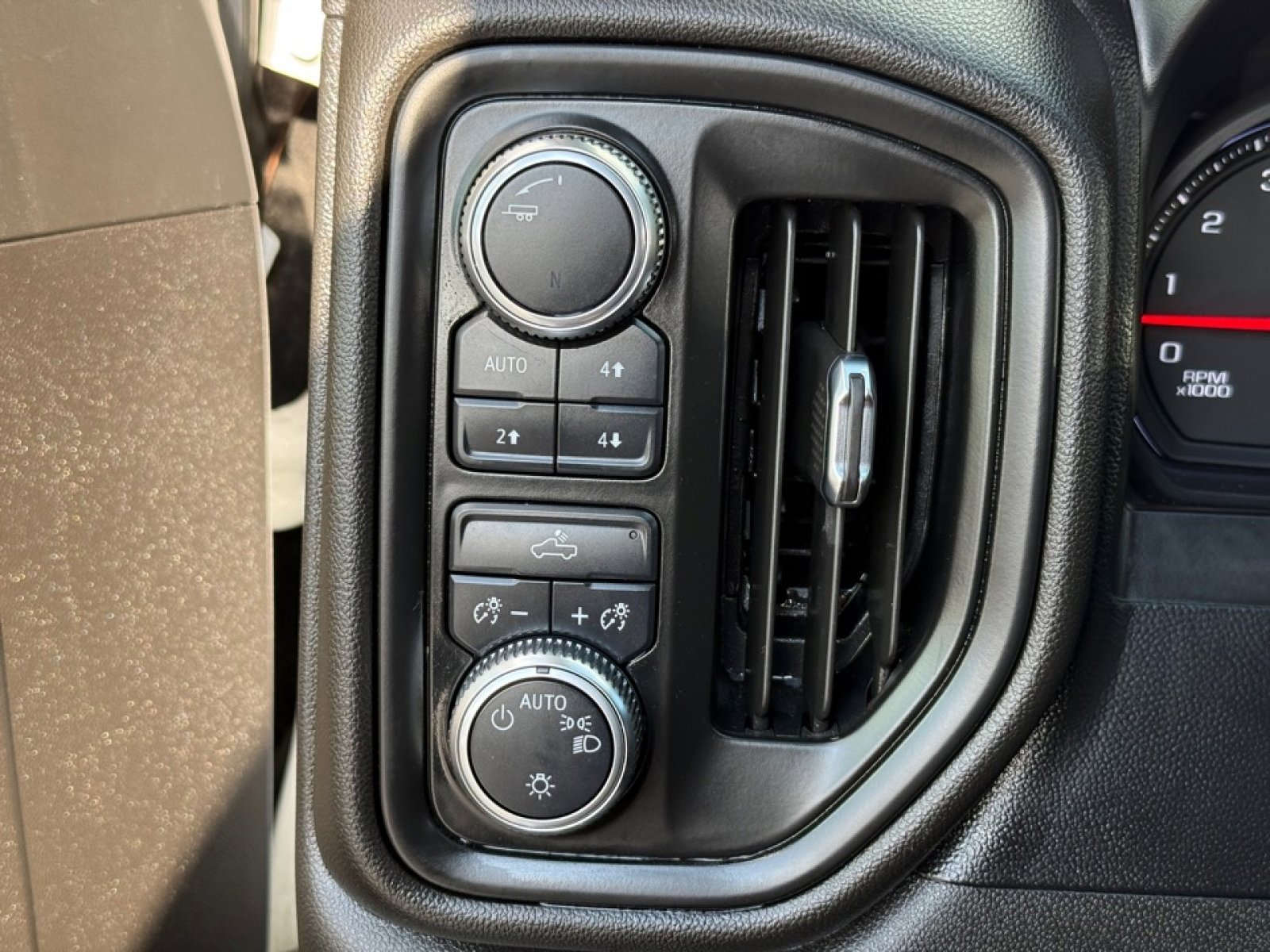 Used 2021 GMC Sierra 1500 4x4 Crew Cab w/ Sierra Value Package image 31