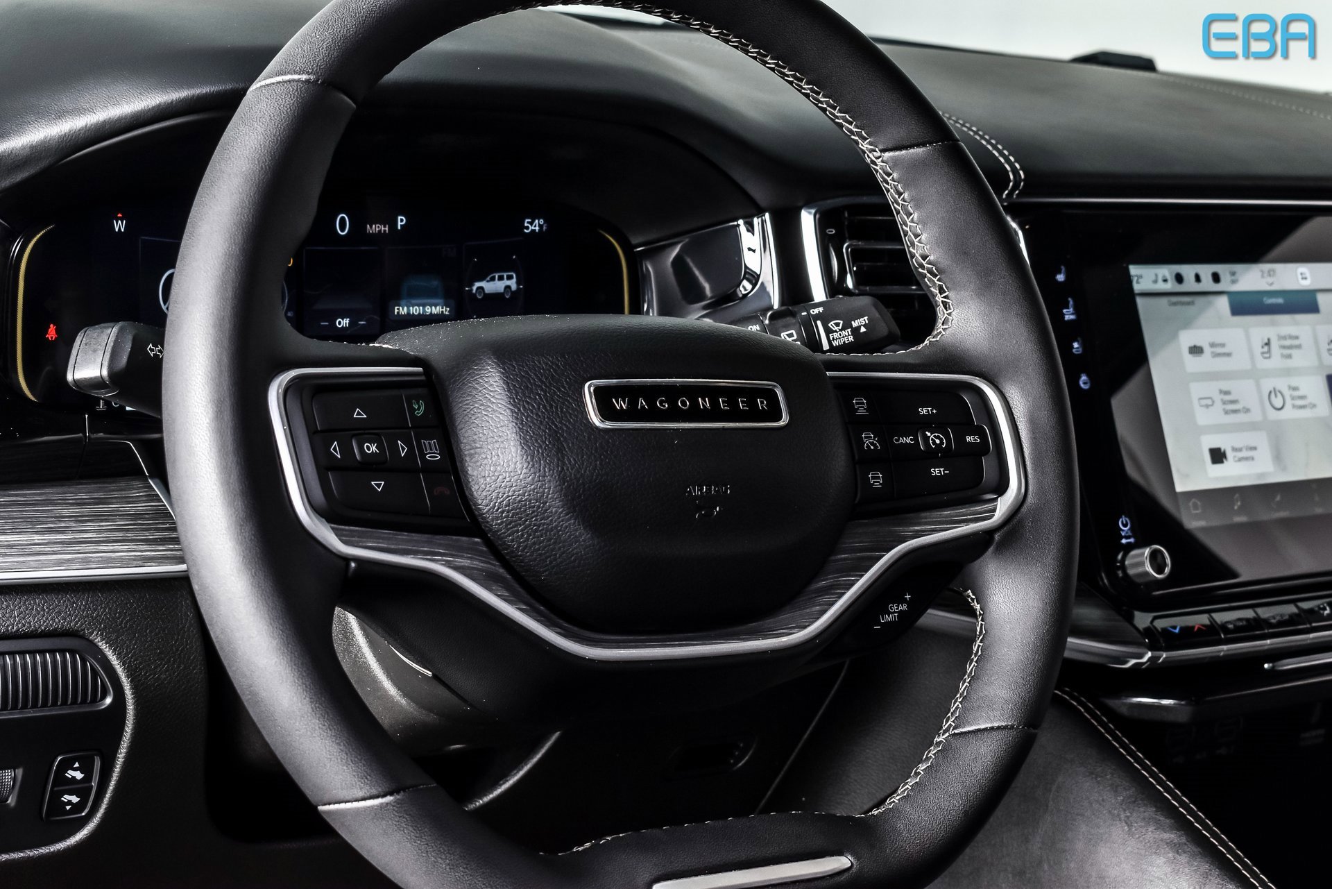 Used 2023 Jeep Wagoneer L Series III w/ Premium Group I image 18