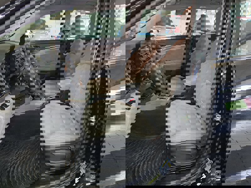 Used 2017 Hyundai Elantra SE image 9