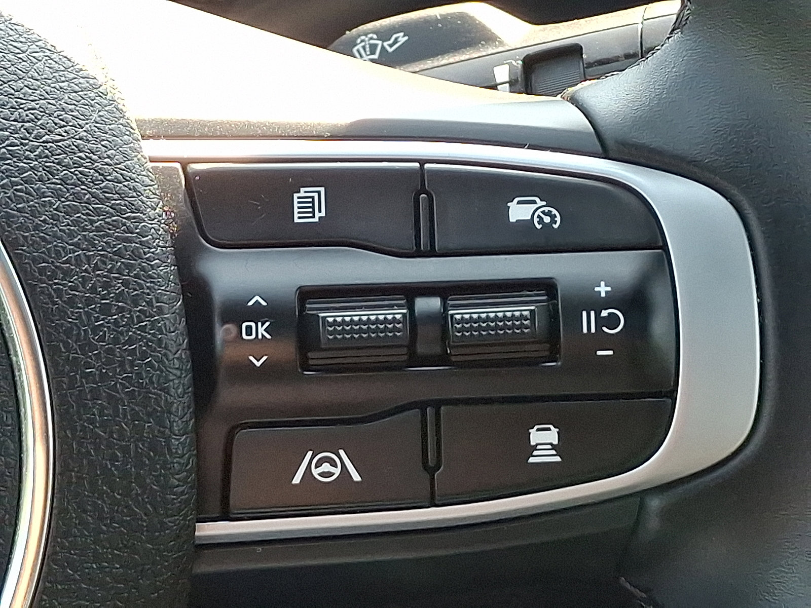 Used 2025 Kia K5 GT-Line w/ GT-Line Premium Package image 23