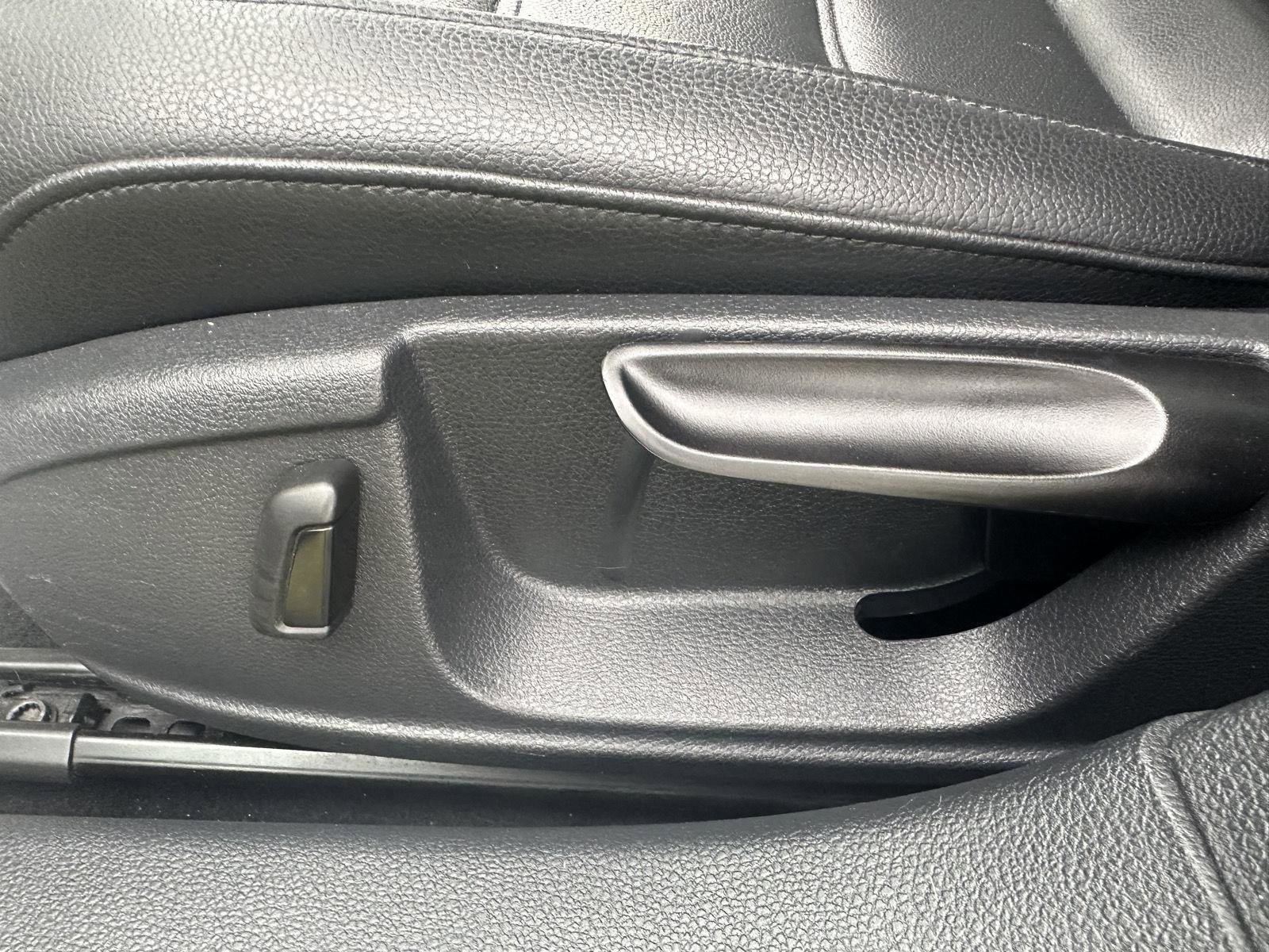 Used 2014 Volkswagen Jetta SE FWD image 12