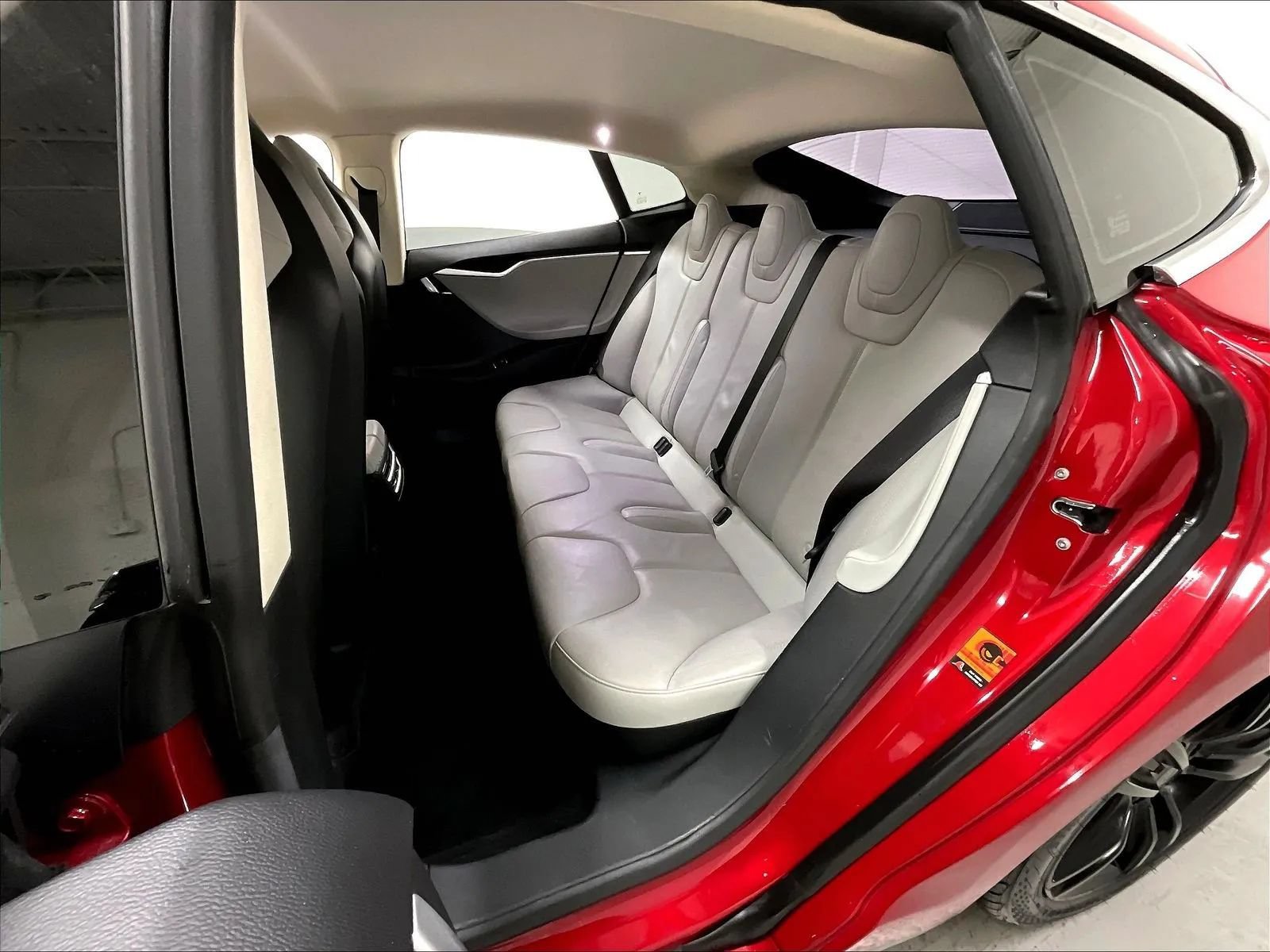 Used 2014 Tesla Model S 85 RWD image 14
