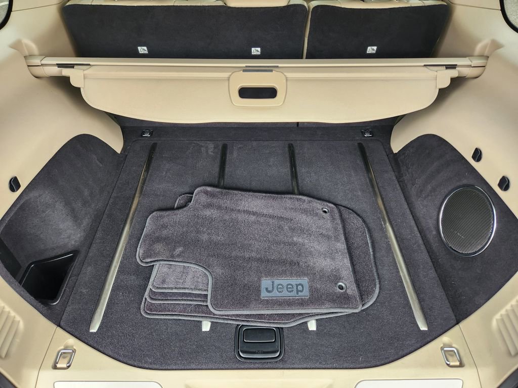 Used 2015 Jeep Grand Cherokee Limited w/ Luxury Group II image 14