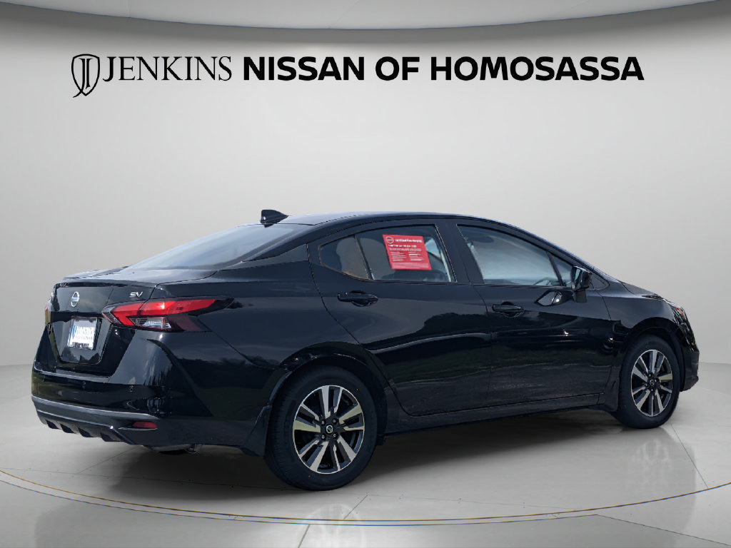 Used 2022 Nissan Versa SV FWD image 9