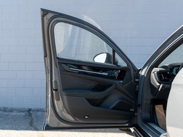 New 2025 Porsche Panamera 4 image 15