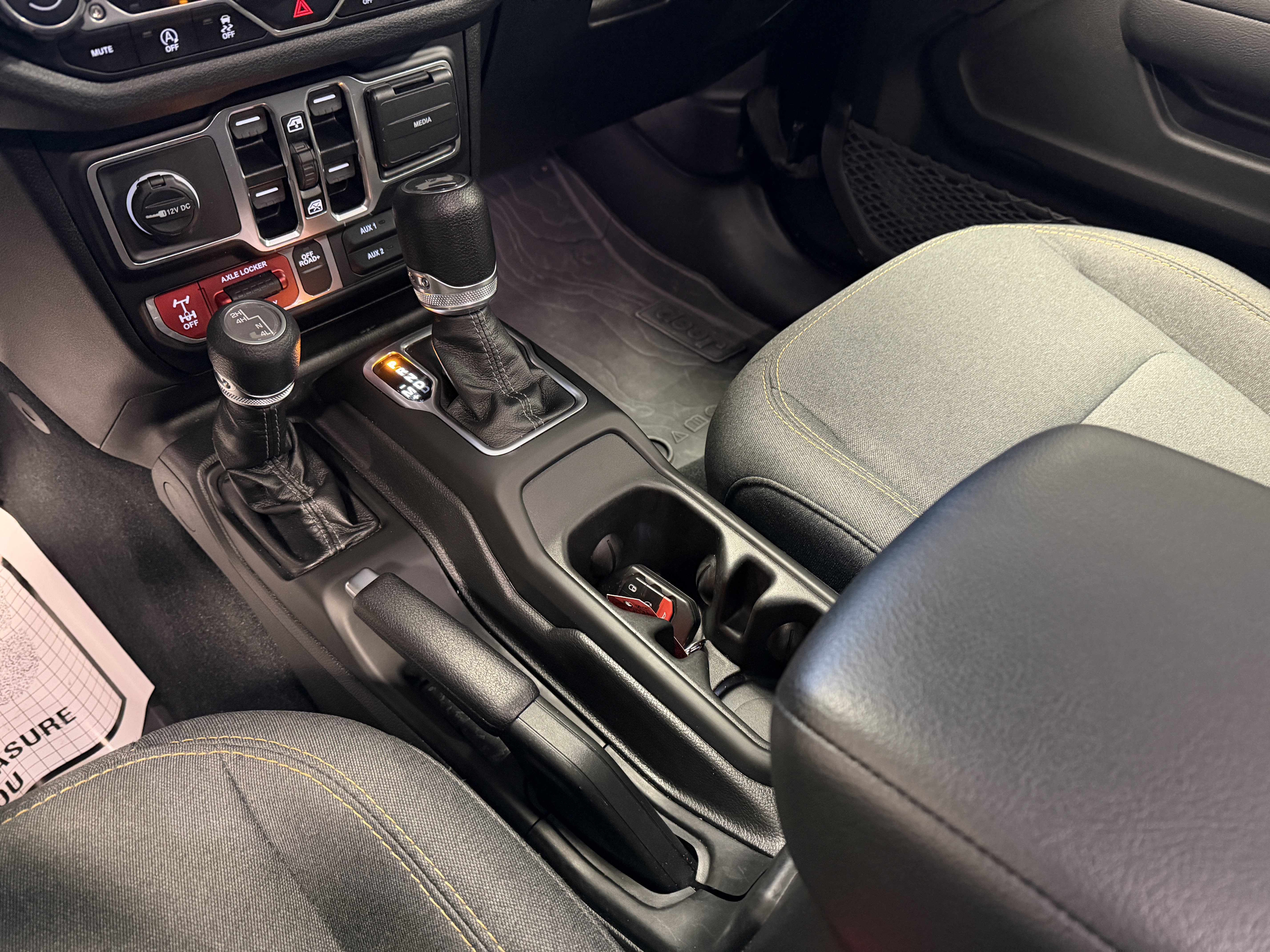 Used 2024 Jeep Wrangler Willys image 14